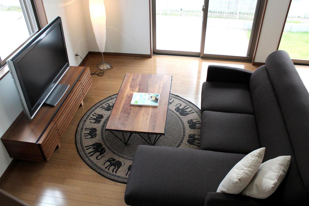 Other introspection. C Building has established the Asian furniture, Becoming calm space.