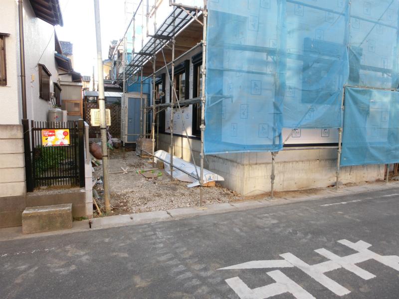 Parking lot. Local (12 May 2013) Shooting