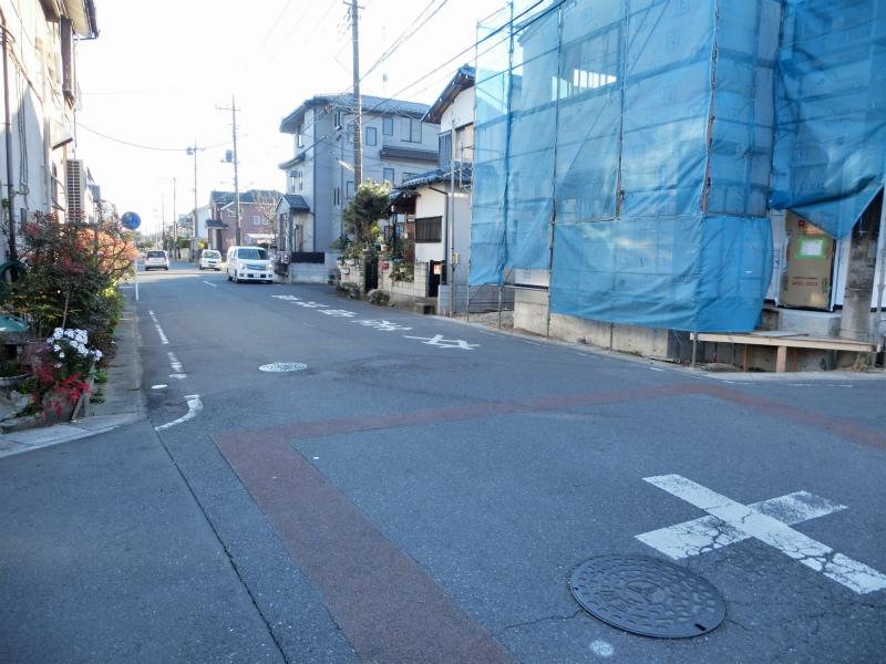 Local photos, including front road. Local (12 May 2013) Shooting