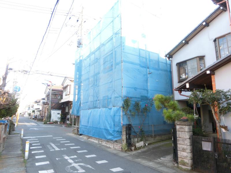 Local appearance photo. Local (12 May 2013) Shooting