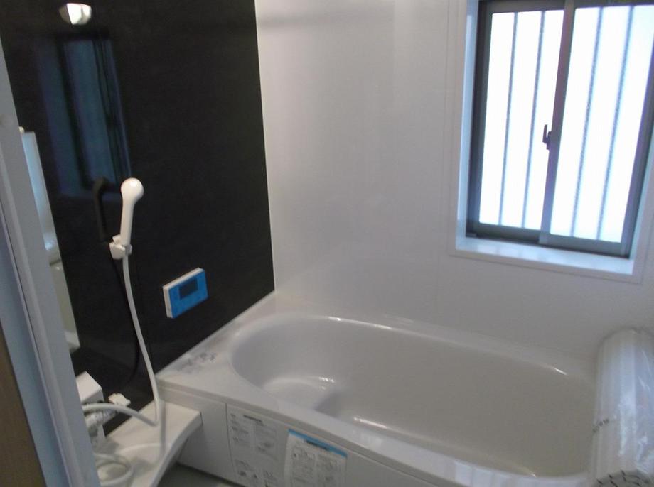 Bathroom. Indoor (10 May 2013) Shooting