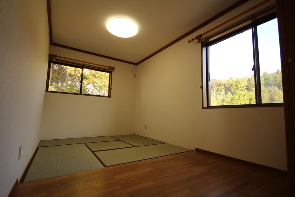 Non-living room. Second floor Western & Japanese-style room
