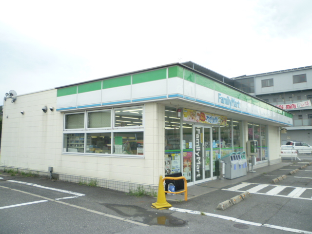 Convenience store. FamilyMart Gokasho Kitamachiya store up (convenience store) 950m