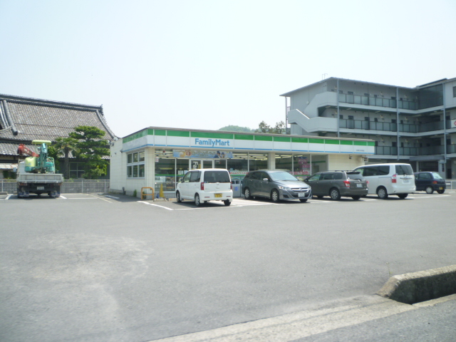 Convenience store. FamilyMart Gokasho Kitamachiya store up (convenience store) 676m