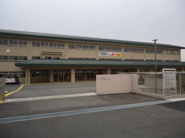 Junior high school. AzumaOmi Municipal Funaoka until junior high school 3377m