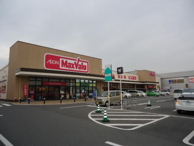 Shopping centre. Maxvalu 3203m to the east, Omi shopping center