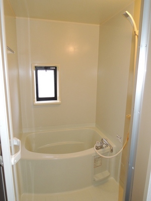 Bath. Bathroom It is with a small window in consideration for breathability