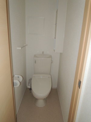 Toilet. Bidet ・ Heating toilet seat function with toilet! In with a convenient shelf to the top