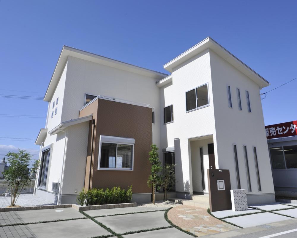Model house photo. 77 No. land model house sale [2,980 yen] Site 54.49 square meters, Building floor 35.03 square meters. Parking 3 cars + courtyard terrace + large roof balcony.