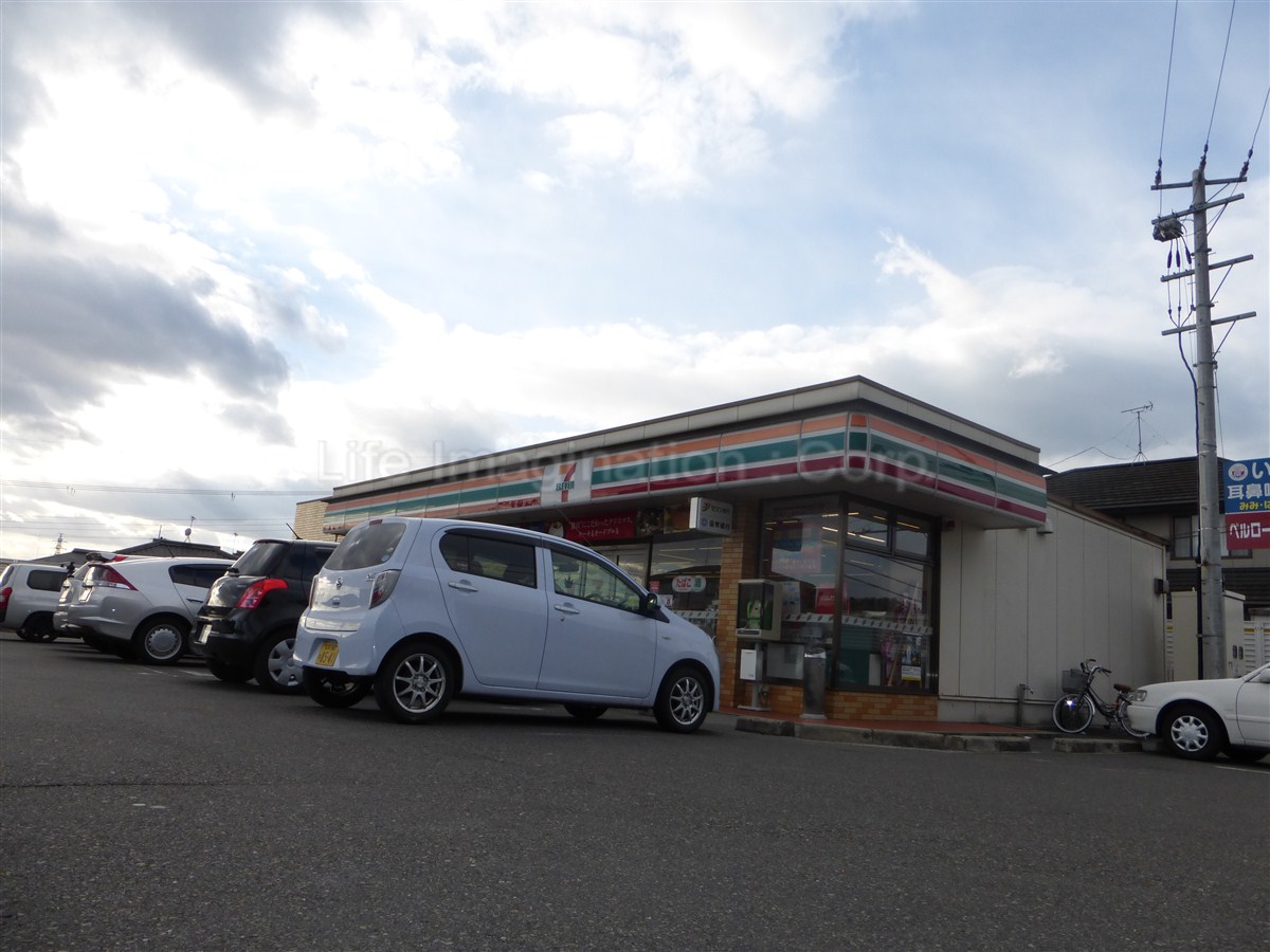 Convenience store. Seven-Eleven Hikone Inter outlet store up to (convenience store) 993m