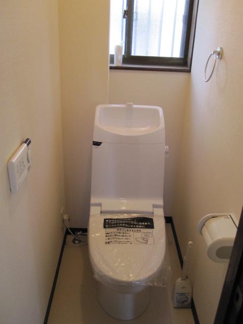 Toilet. Toilet has been established. Is on the second floor was toilet expansion. 