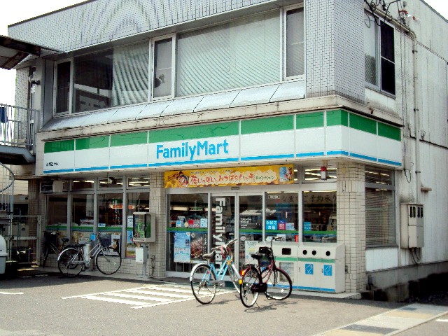 Convenience store. FamilyMart Hikone Nishiima store up (convenience store) 392m