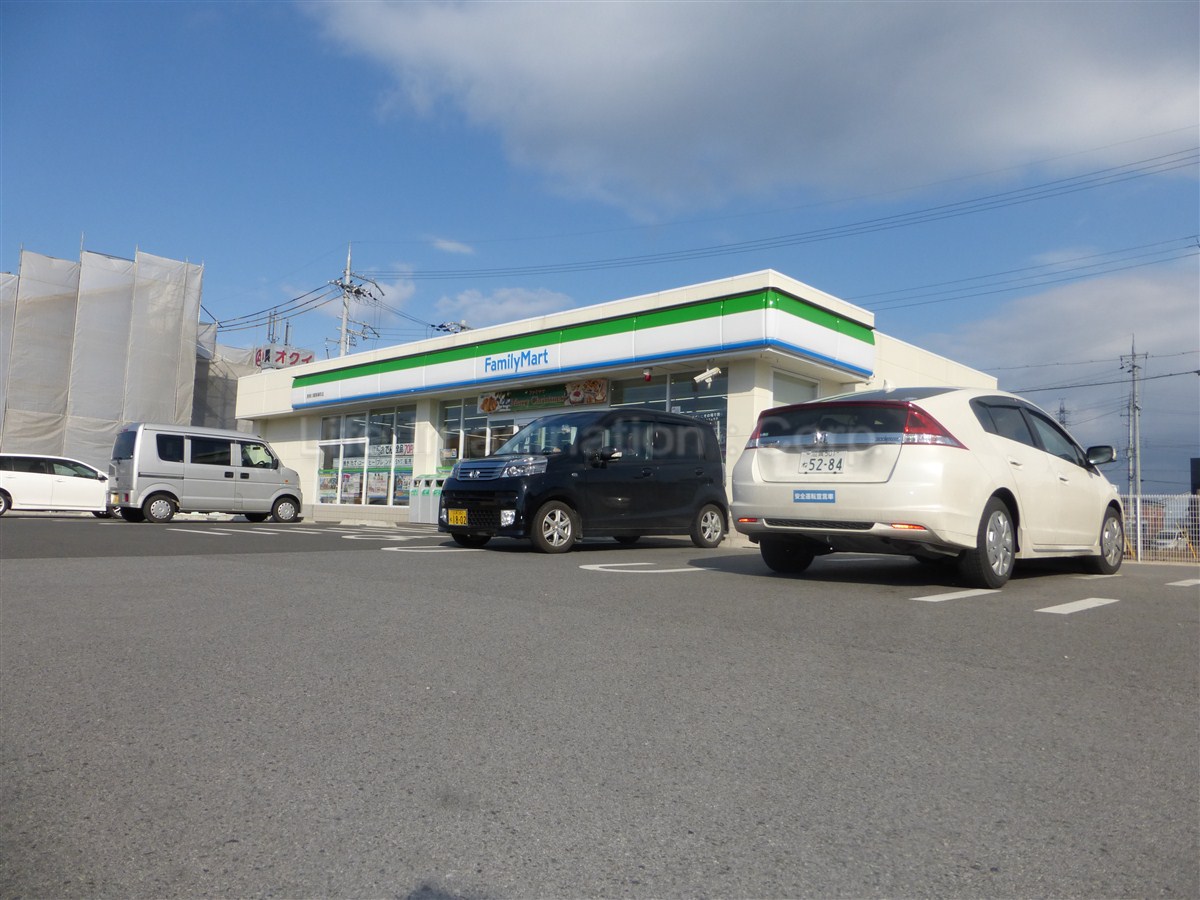 Convenience store. FamilyMart 681m to Hikone Kawasebaba Machiten (convenience store)