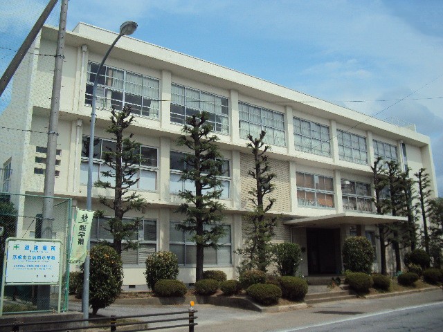 Primary school. Josai up to elementary school (elementary school) 270m