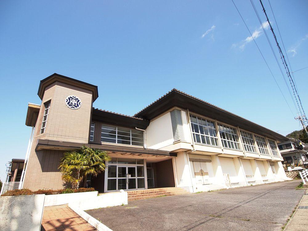 Primary school. Koka stand Kumoi to elementary school 710m