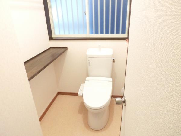 Toilet. Exchange already is with a new toilet. 