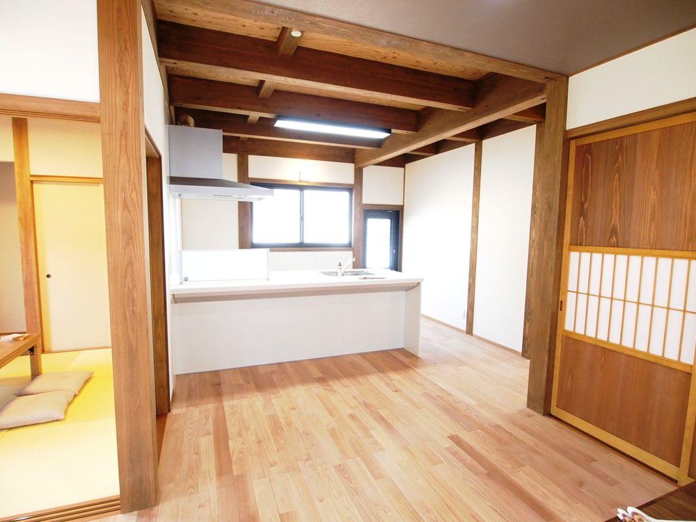 Kitchen. Indoor (11 May 2013) Shooting