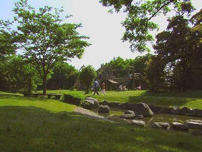 park. It is a rich area so green even 1207m close proximity to Oyama River green space