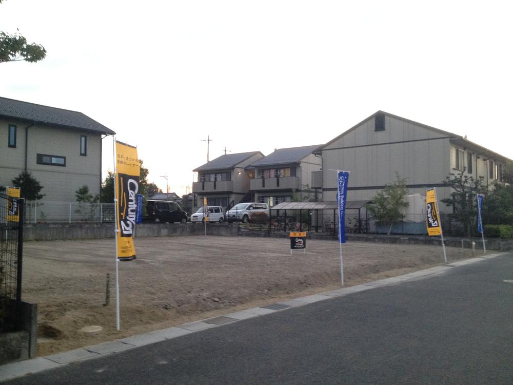 Local photos, including front road. Local (December 3, 2013) Shooting