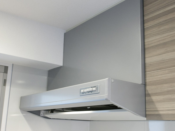 Kitchen.  [Thin range hood] Oil stains also adopted a thin range hood of high-quality enamel rectification Backed wiping quick people (same specifications)