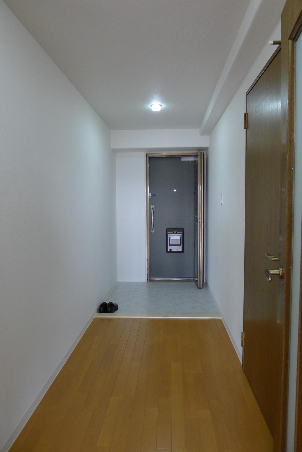 Entrance. Local (12 May 2013) Shooting