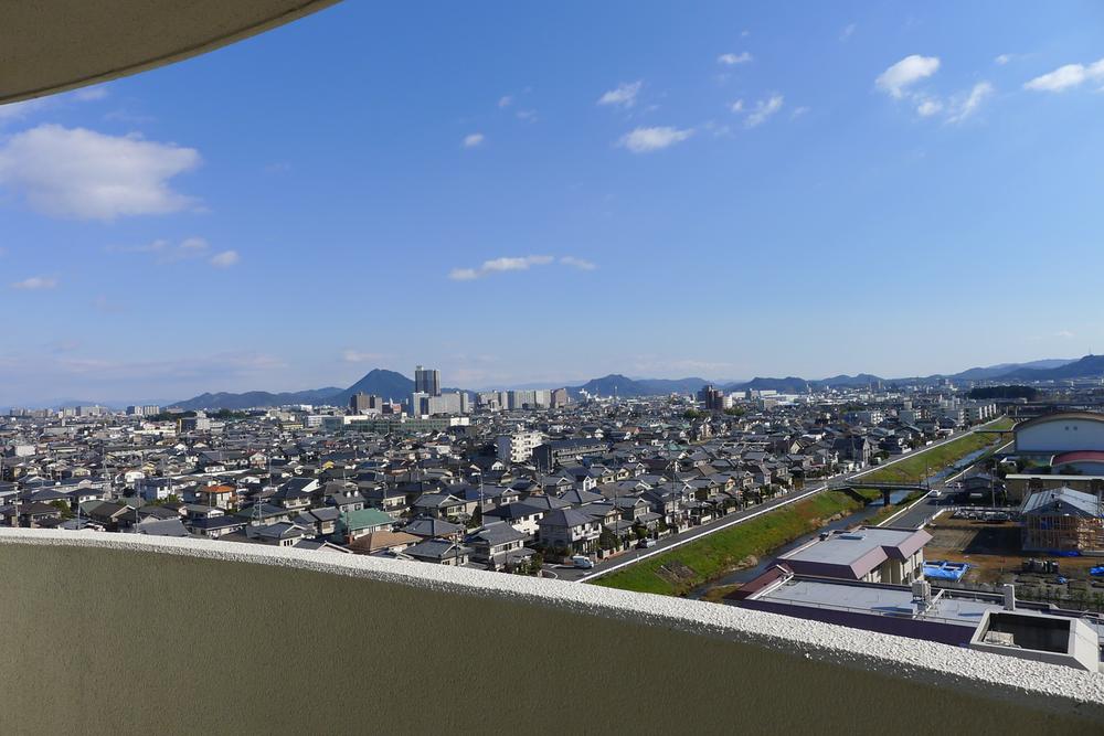 View photos from the dwelling unit. View from the site (December 2013) Shooting