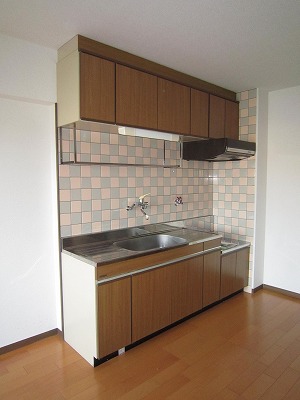 Kitchen. Spread of the sink is recommended in the kitchen