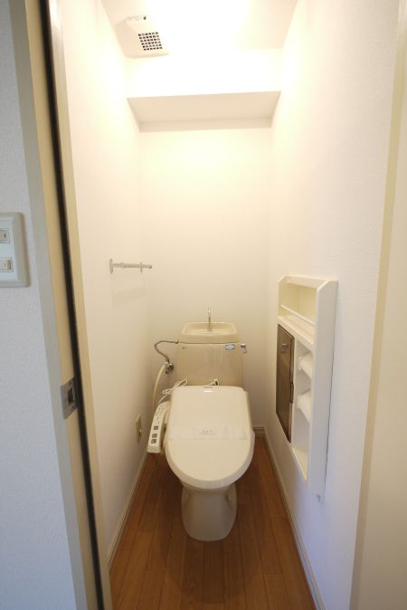 Toilet.  ※ Same floor plan another room