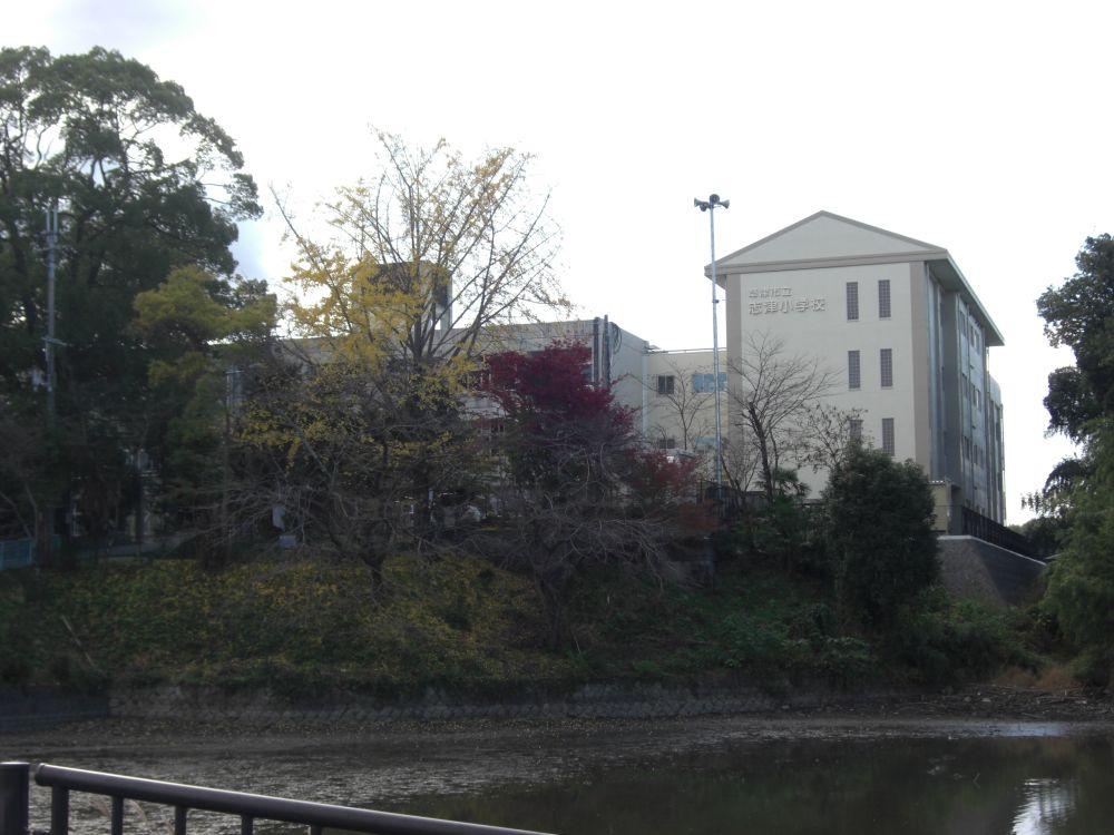 Primary school. Kusatsu Municipal Shizu to elementary school 1624m