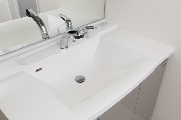 Bathing-wash room.  [Bowl-integrated basin counter] Bowl-integrated basin counter artificial marble that beauty shine. Also maintain cleanliness clean easily because there is no seam (same specifications)