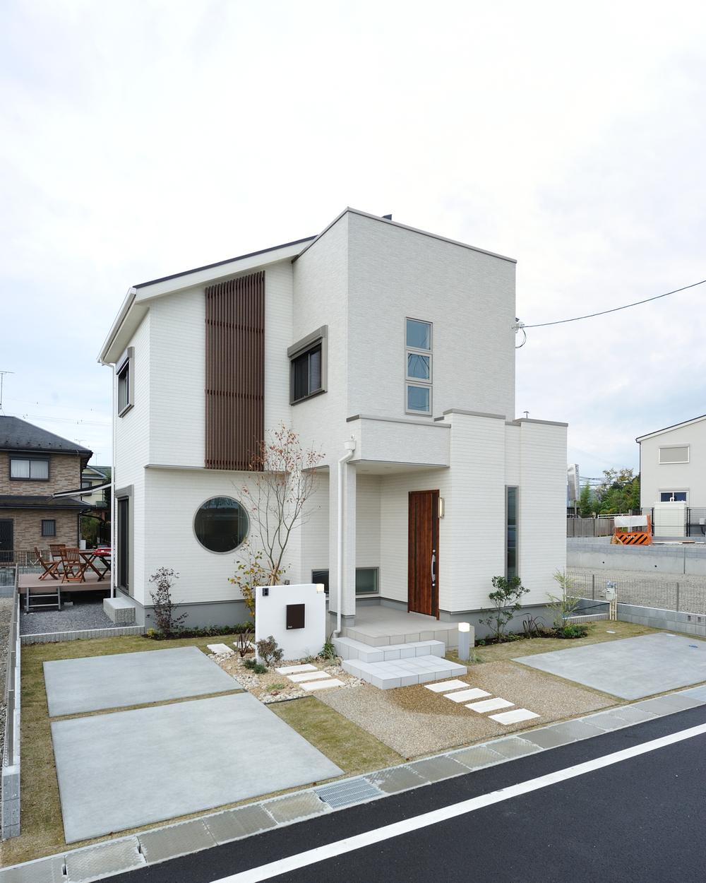 Local appearance photo. Local (11 May 2013) Shooting