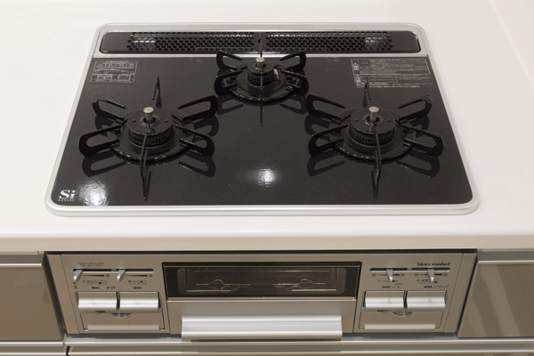Kitchen.  [Hyper-glass coat gas stove] Beautiful and there is a gloss, Dirt fell easy care and easy three-necked gas stove with grill has been adopted (same specifications)