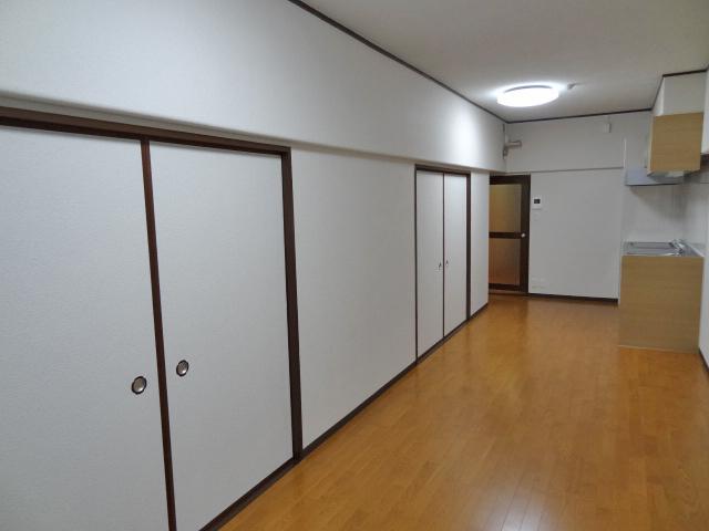 Living. Indoor (11 May 2013) Shooting