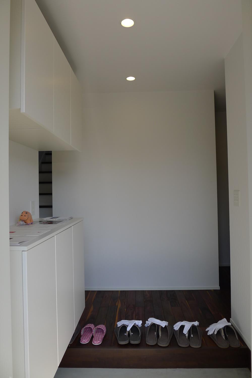 Entrance. Local (10 May 2013) Shooting