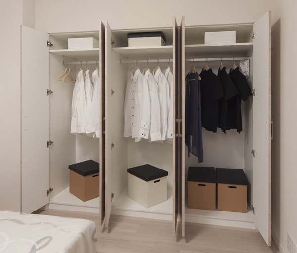 Interior.  [closet] Installing a closet that can be rich housed the clothing and back class. You can clean and storage ( ※ )