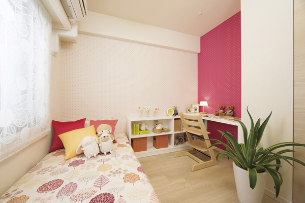 Interior.  [Western style room] Such as the children's room or study, Versatile use Western-style. Storage also enhance, Life has become a good space ( ※ )
