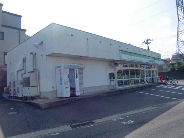 Convenience store. 474m to FamilyMart Kusatsu Kasayama store (convenience store)