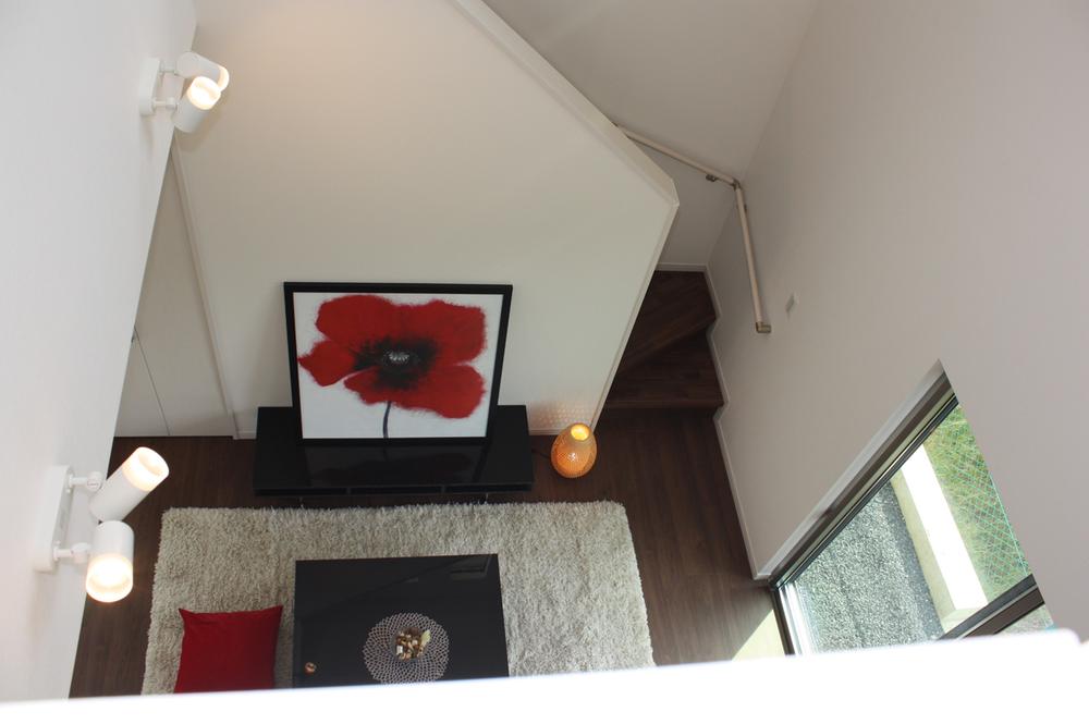 Other introspection. Indoor (September 2013) Shooting