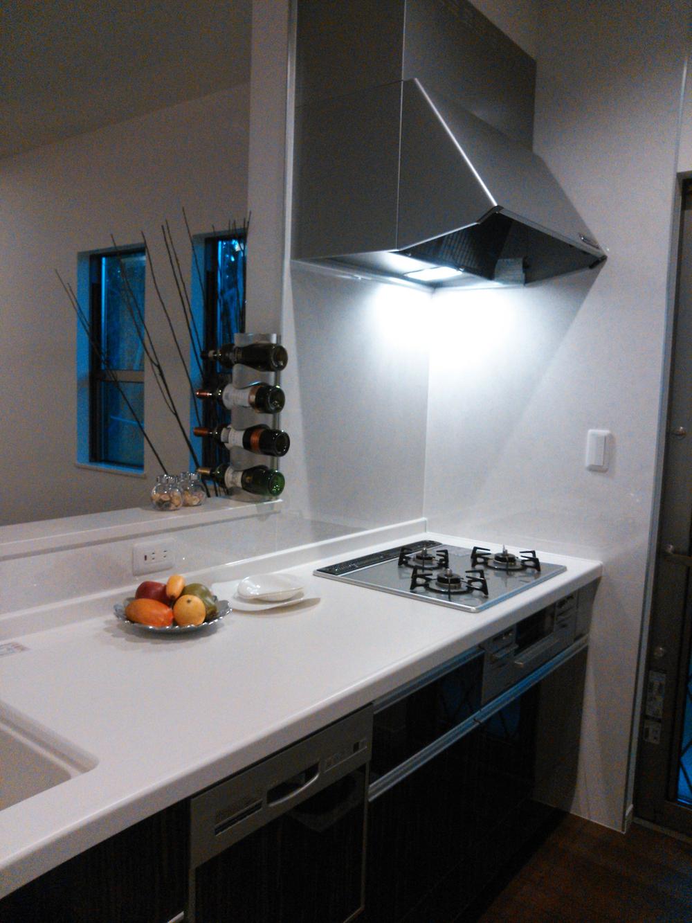 Kitchen. Indoor (11 May 2013) Shooting