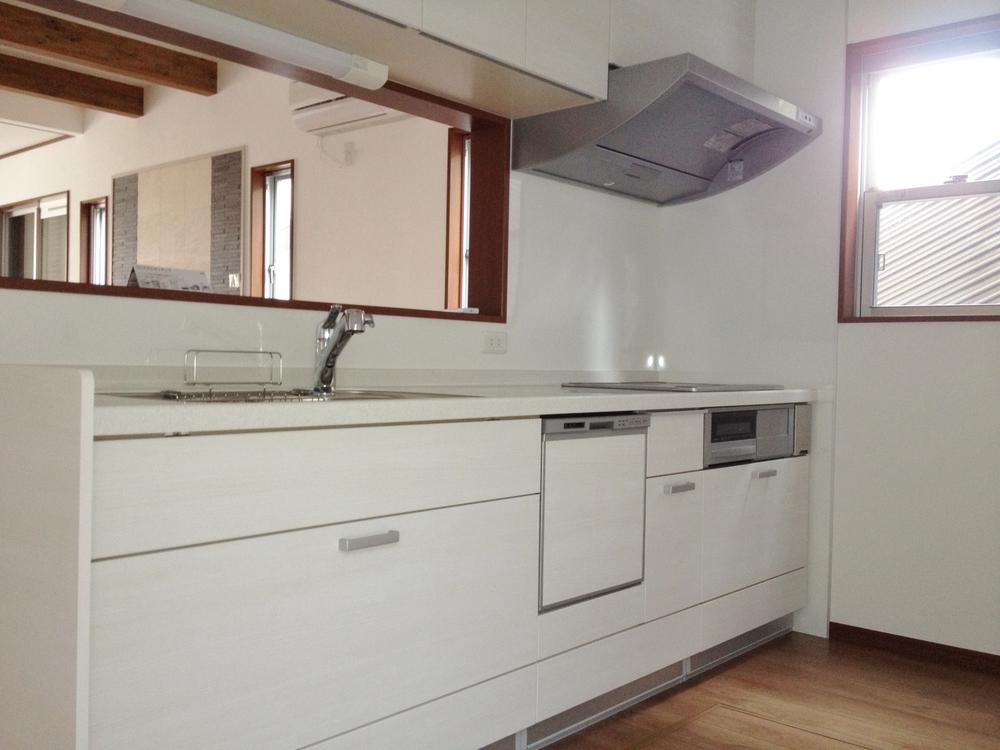 Kitchen. With Easy dishwasher dryer