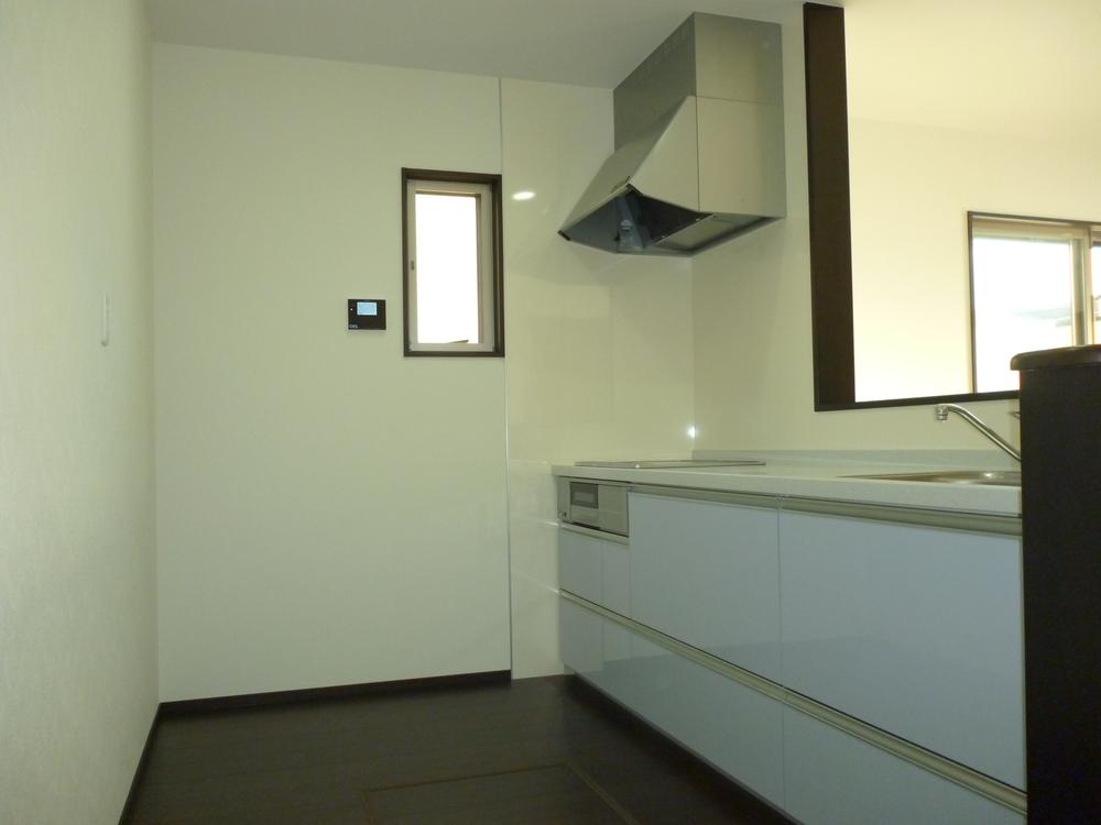 Kitchen. Face-to-face system Kitchen Since there is no Tsuto of face-to-face Now very open kitchen