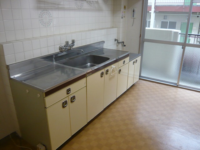 Kitchen. Gas stove installation Allowed