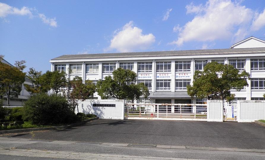 Junior high school. Moriyama City Akitomi until junior high school 1307m