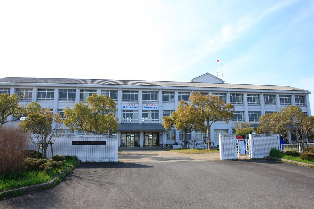 Junior high school. Moriyama City Akitomi until junior high school 2800m