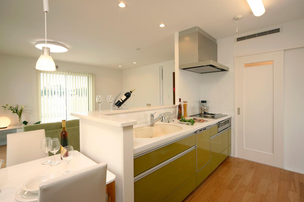 Kitchen. Dining in the kitchen next to! Quickly dishes carry!