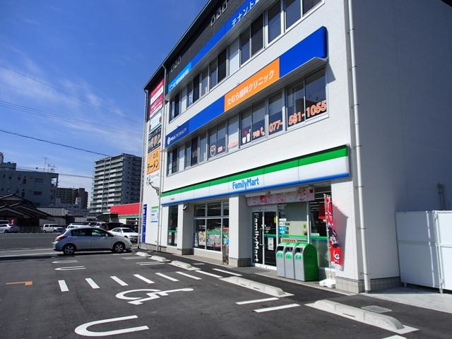 Convenience store. 502m to FamilyMart Moriyama Umeda the town shop