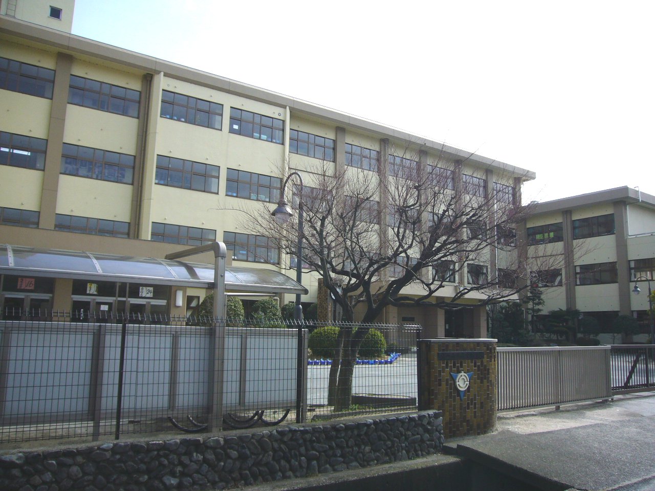 Primary school. Yoshimi up to elementary school (elementary school) 370m