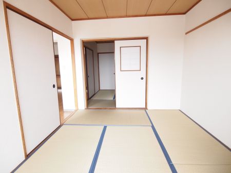 Living and room. Japanese-style room 6