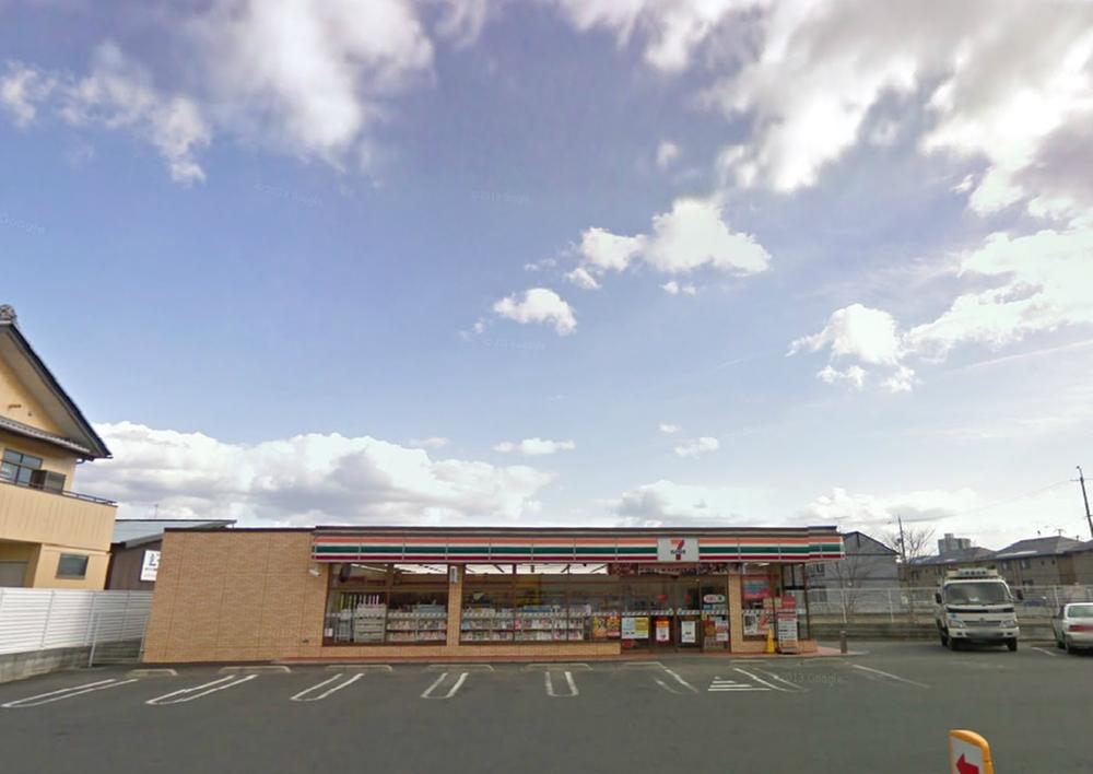 Convenience store. 664m to Seven-Eleven Moriyama Old High Town, shop