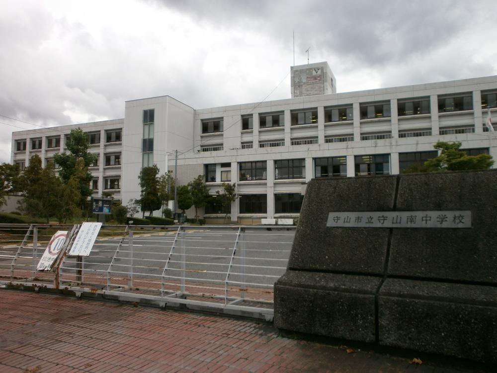 Junior high school. Moriyama Municipal Moriyama to South Junior High School 391m